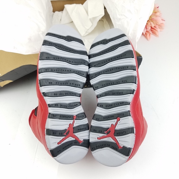 Air Jordan 10 Retro 30th
“Bulls Over Broadway” - Picture 3 of 8